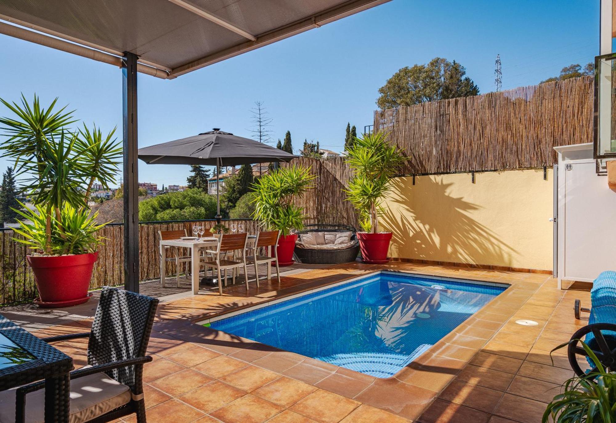 Private Luxurious Hillside Villa With Pool & Sea Views For 8 To 10 Ppl Фуeнхирола Екстериор снимка