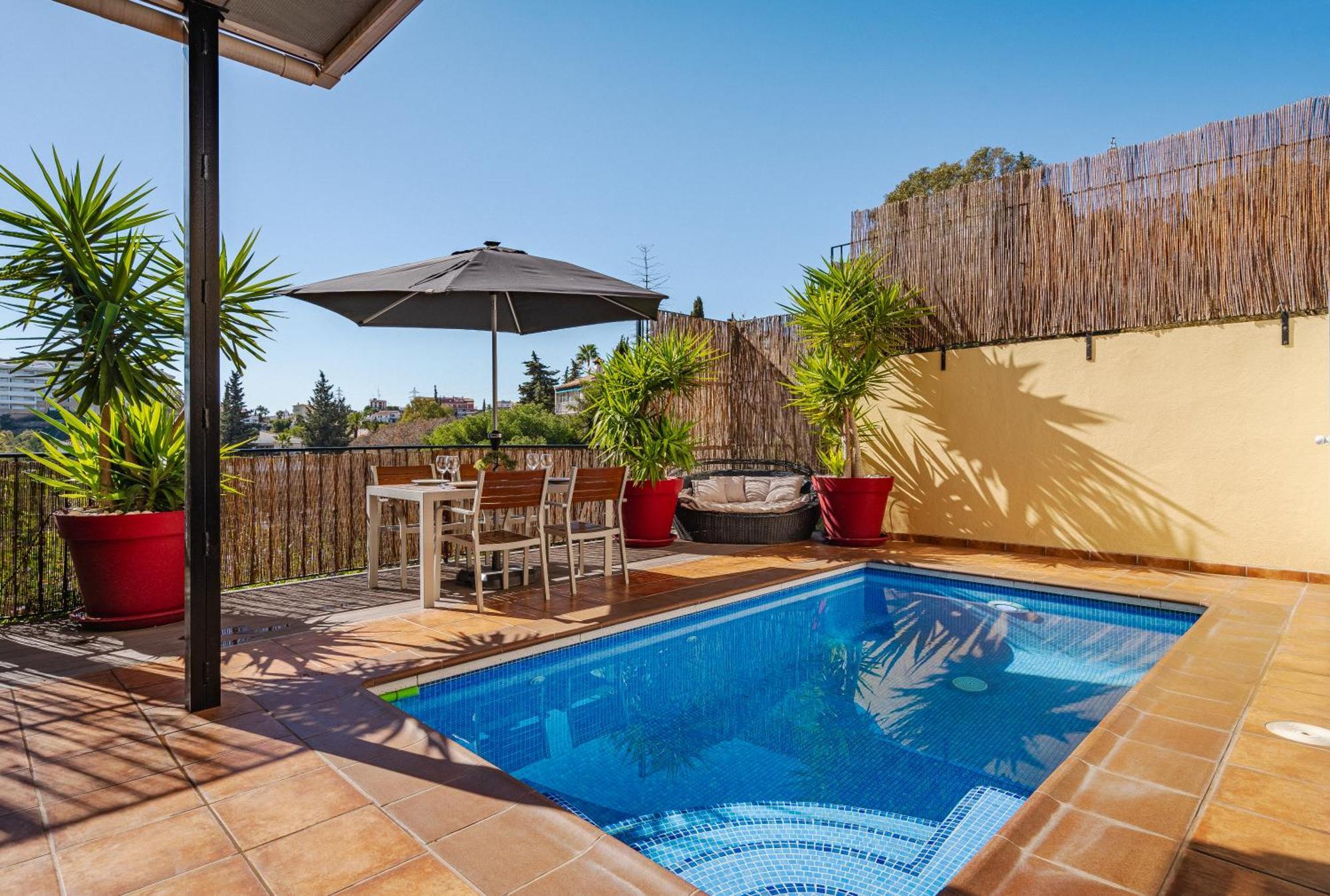 Private Luxurious Hillside Villa With Pool & Sea Views For 8 To 10 Ppl Фуeнхирола Екстериор снимка