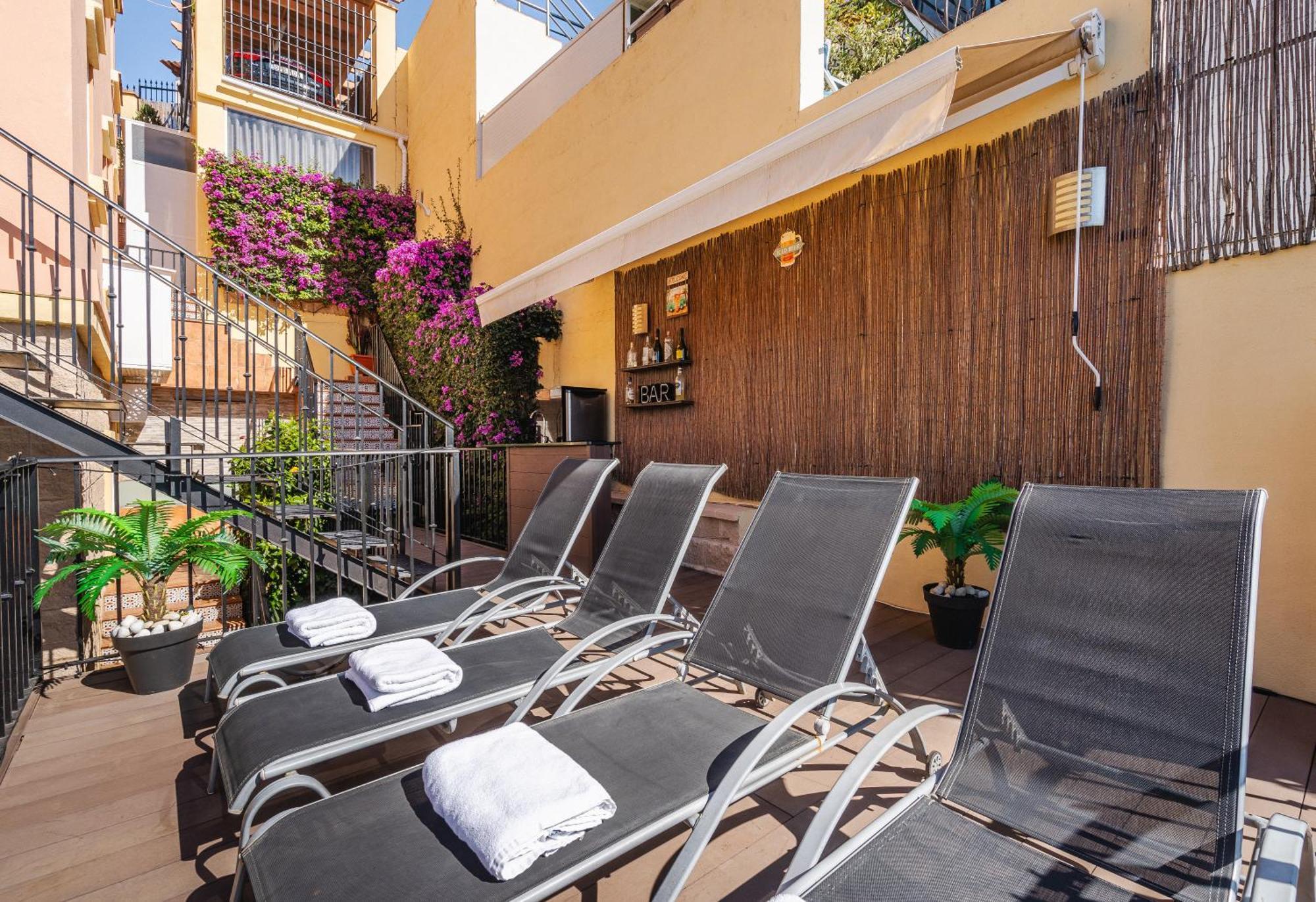 Private Luxurious Hillside Villa With Pool & Sea Views For 8 To 10 Ppl Фуeнхирола Екстериор снимка